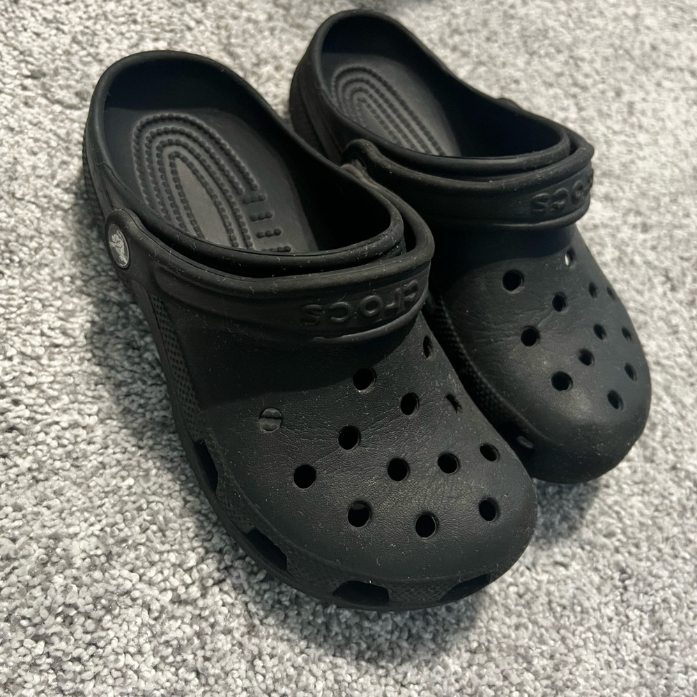 CROCS Black Water Shoes with Ventilation and Heel Strap